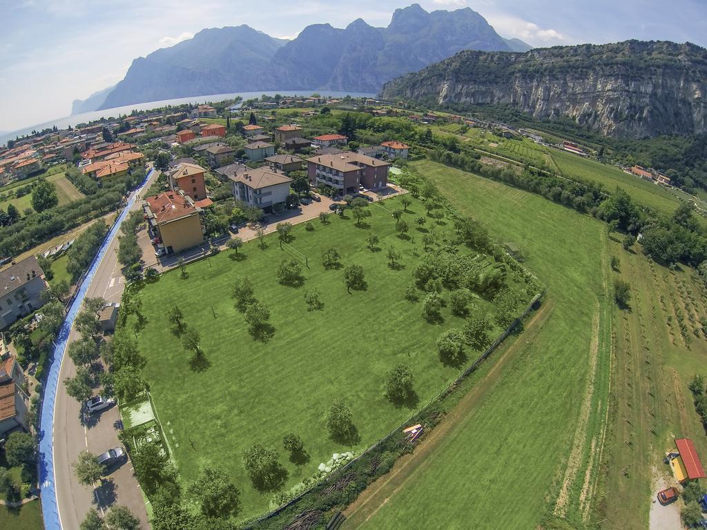 Park Hotel Eden Torbole Sul Garda Exteriör bild