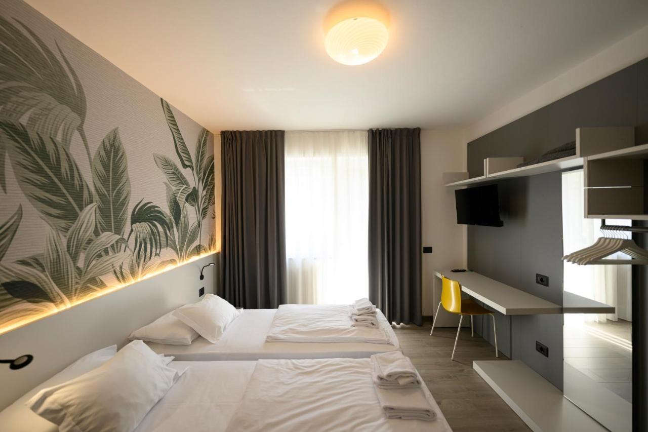 Park Hotel Eden Torbole Sul Garda Exteriör bild