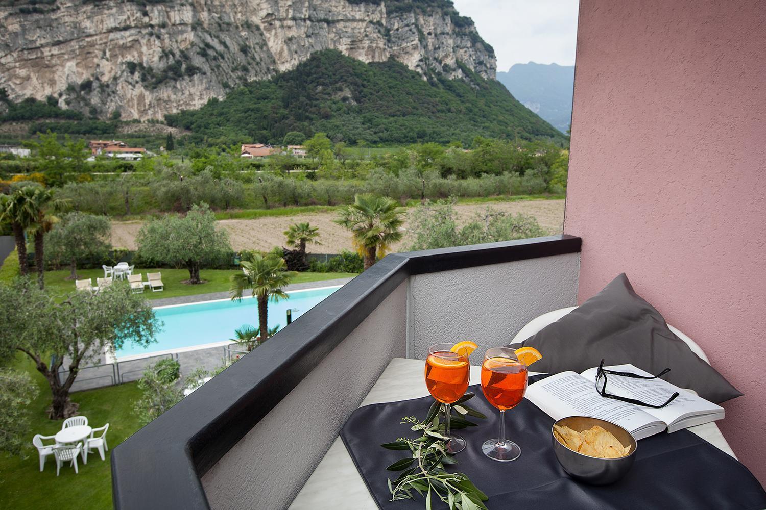 Park Hotel Eden Torbole Sul Garda Exteriör bild