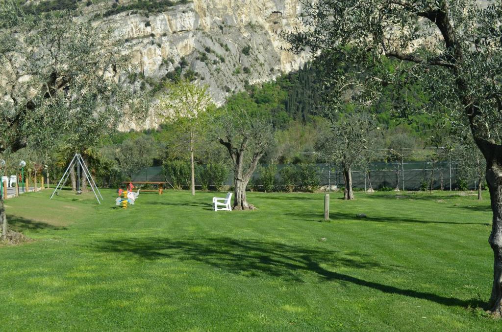 Park Hotel Eden Torbole Sul Garda Exteriör bild