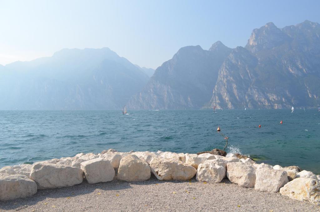 Park Hotel Eden Torbole Sul Garda Exteriör bild