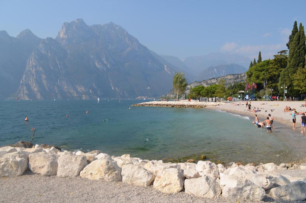 Park Hotel Eden Torbole Sul Garda Exteriör bild