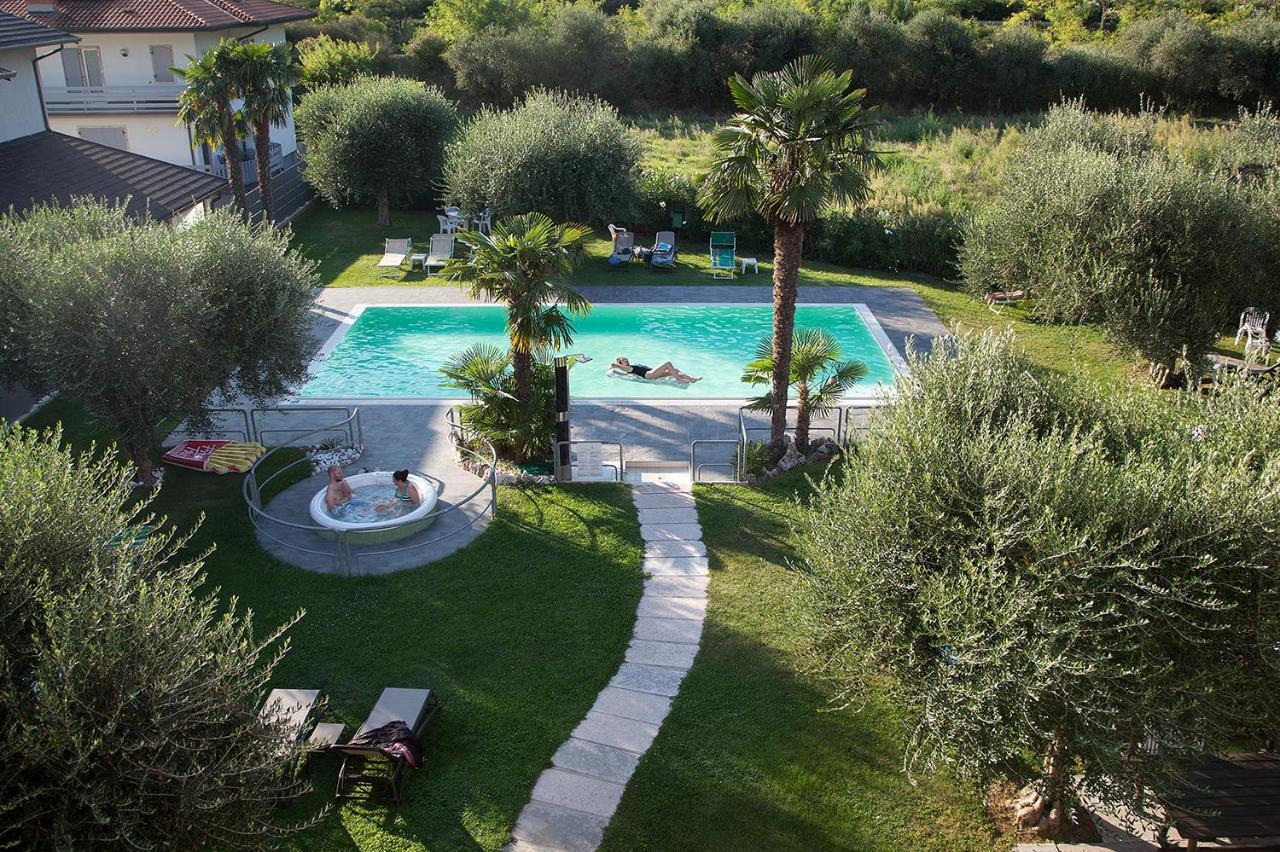 Park Hotel Eden Torbole Sul Garda Exteriör bild